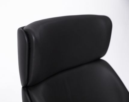 Кресло посетителя Charm A натуральная кожа / черная